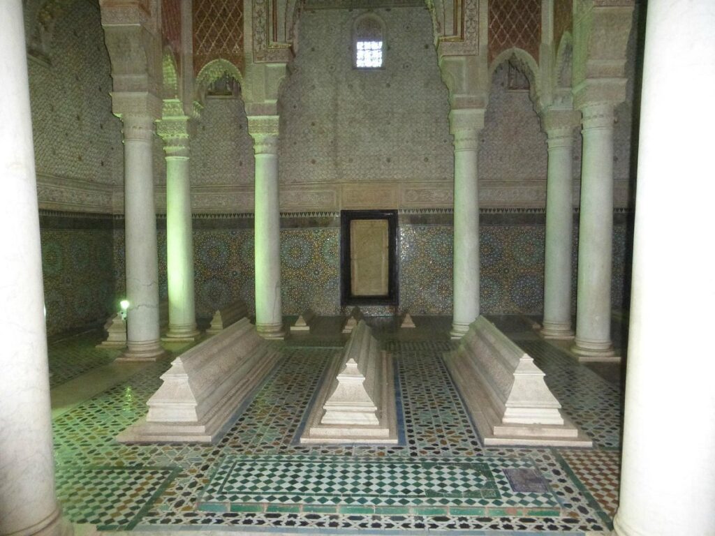 Tombeaux Saadiens salle des 12 colones Marrakech tourism - riad el filali